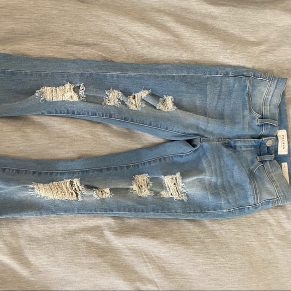 PacSun light wash ripped skinny jeans. Size 23 - Picture 5 of 6